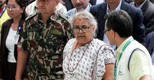 नयाँ अन्तरिम सरकार, भंग संसद् र संवैधानिक अनिश्चितता