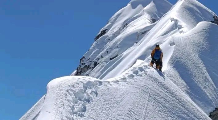 हिमपहिरोमा परेर तीन जनाको मृत्यु, चार घाइते र आठ अझै बेपत्ता